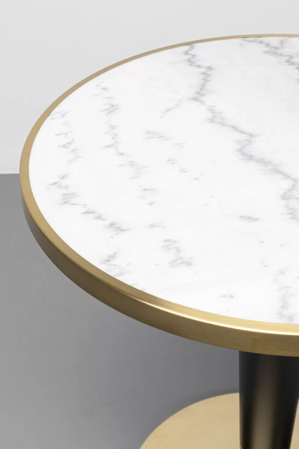 Pöydät>KARE Design Amalia Bistro Pöytä Marmori Ja Teräs Ø70cm