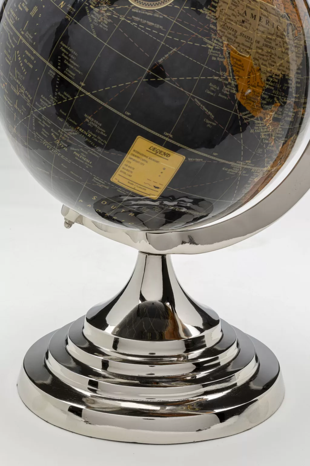Koriste-Esineet>KARE Design Globe Top Plane, Maapallo Ja Lentokone Koriste-esine,